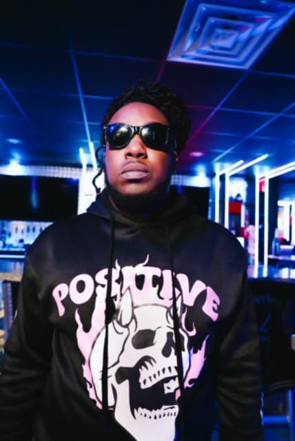 Gee Sixx artist portrait